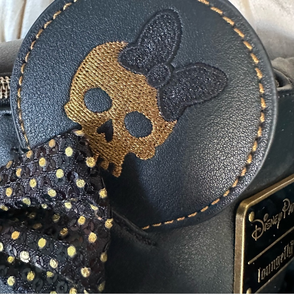 Disney Minnie Mouse Pirates of the Caribbean Loungefly Fanny Pack/Belt Bag: NWT - Picture 3 of 13